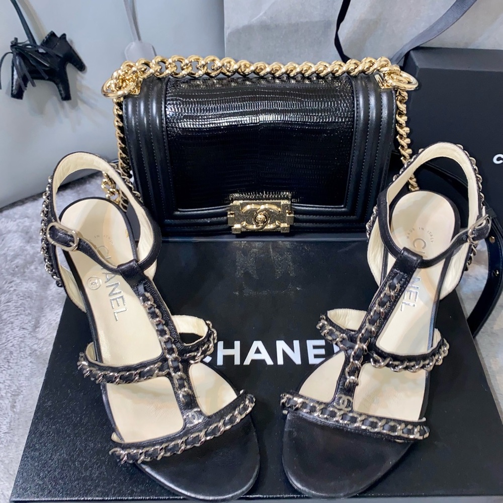 CHANEL CLASSIC CHAIN HEELED SANDALS - Picture 3 of 16
